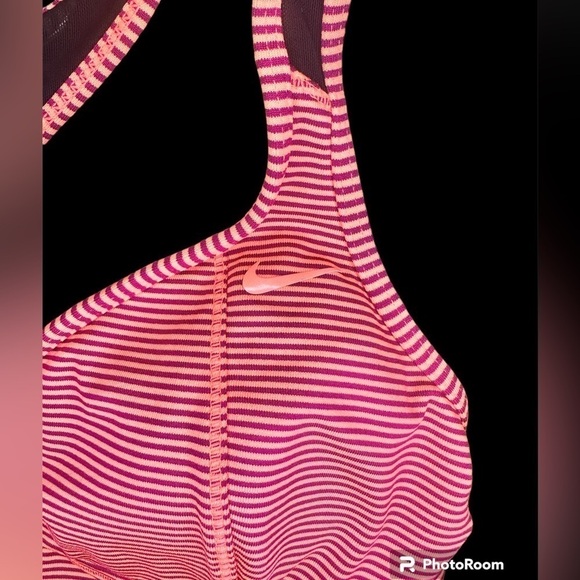 Nike striped athletic top | women’s size medium - Picture 3 of 4